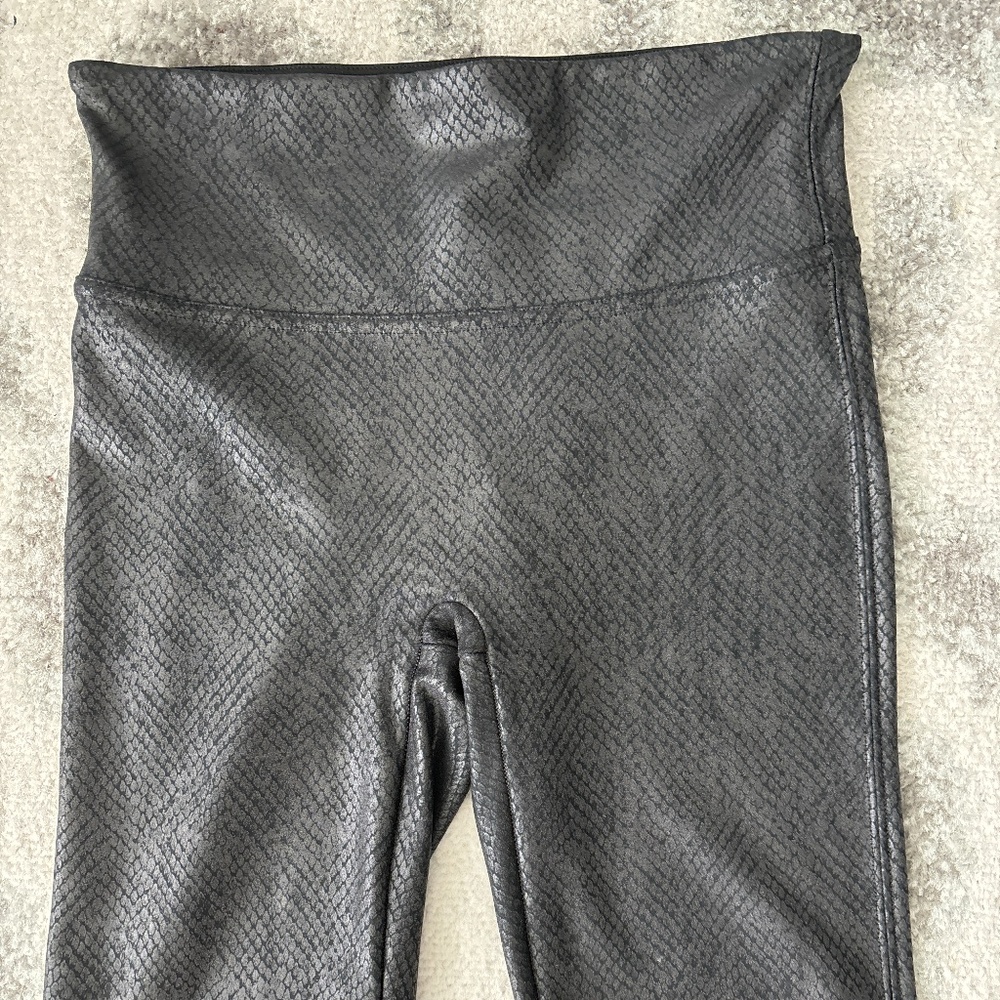SPANX Faux Leather Snakeskin Biker Yoga Hike Workout Gym Short Size S